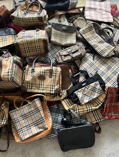 71x Burberry Vintage Bags