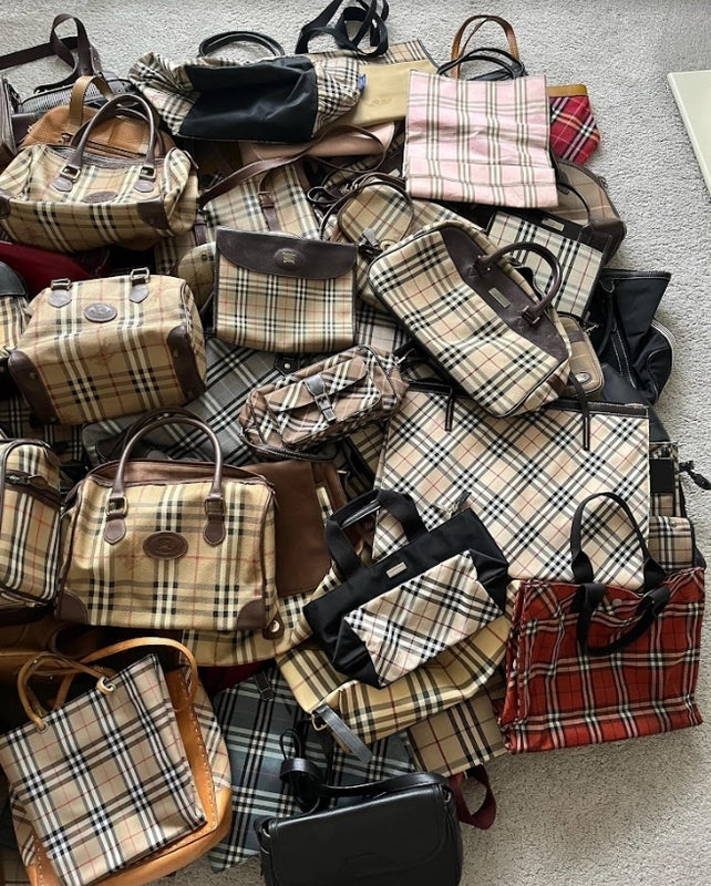 71x Burberry Vintage Bags