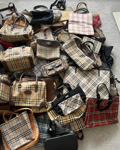 71x Burberry Vintage Bags