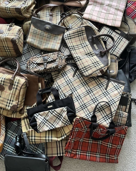 71x Burberry Vintage Bags