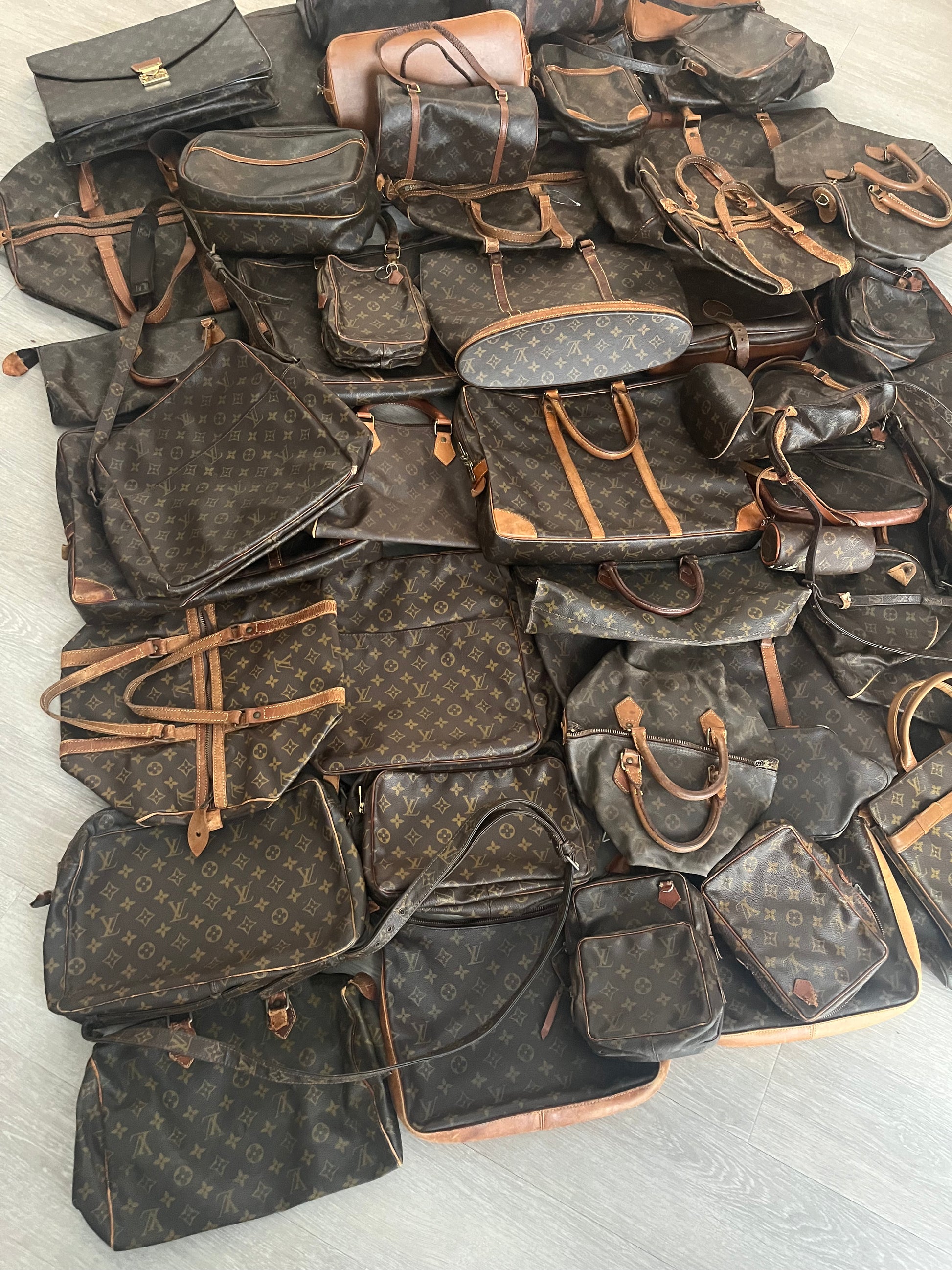52x Louis Vuitton Vintage Bag Bulk – designersbulk
