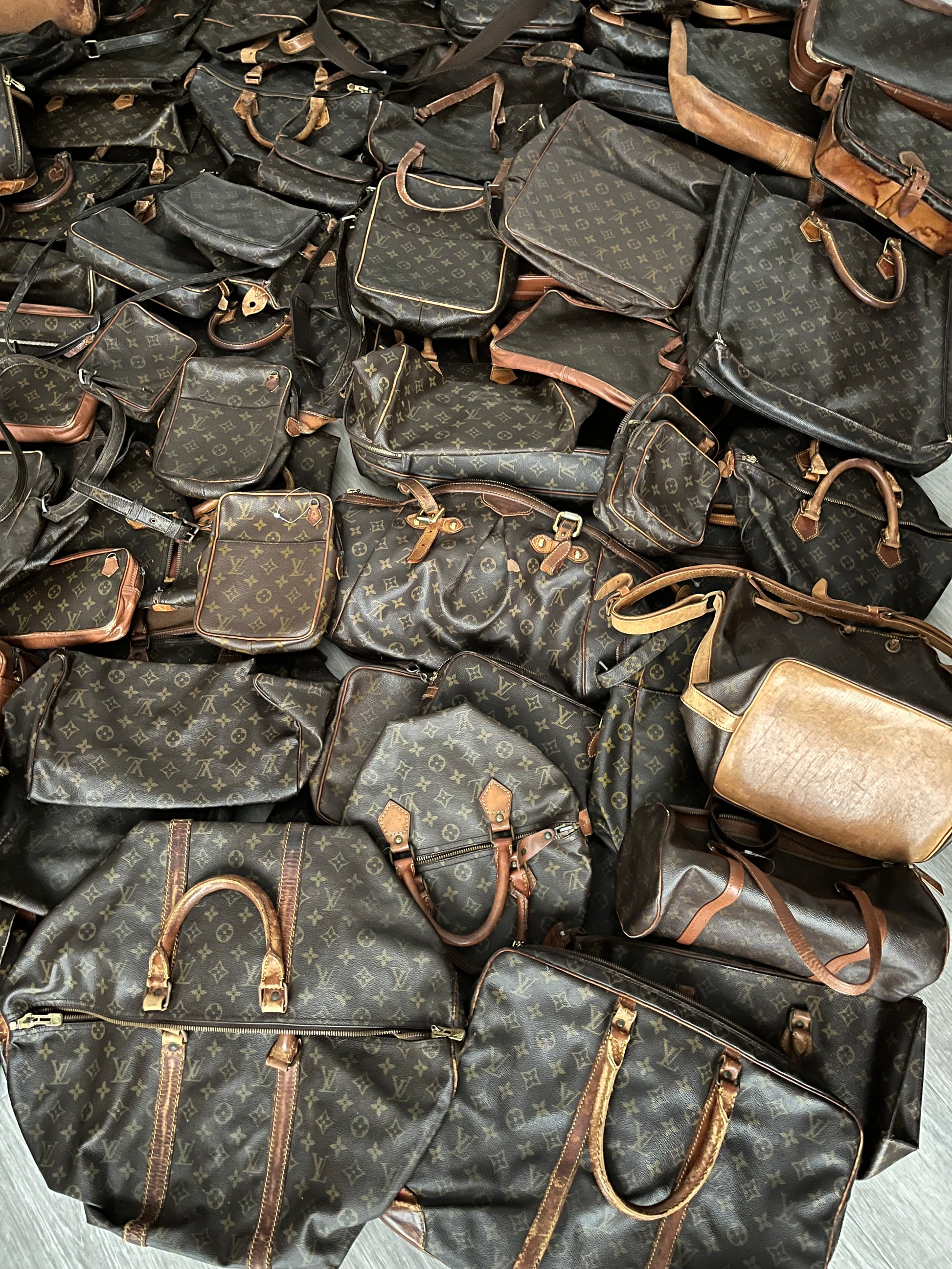75x Vintage Louis Vuitton Bag Bulk