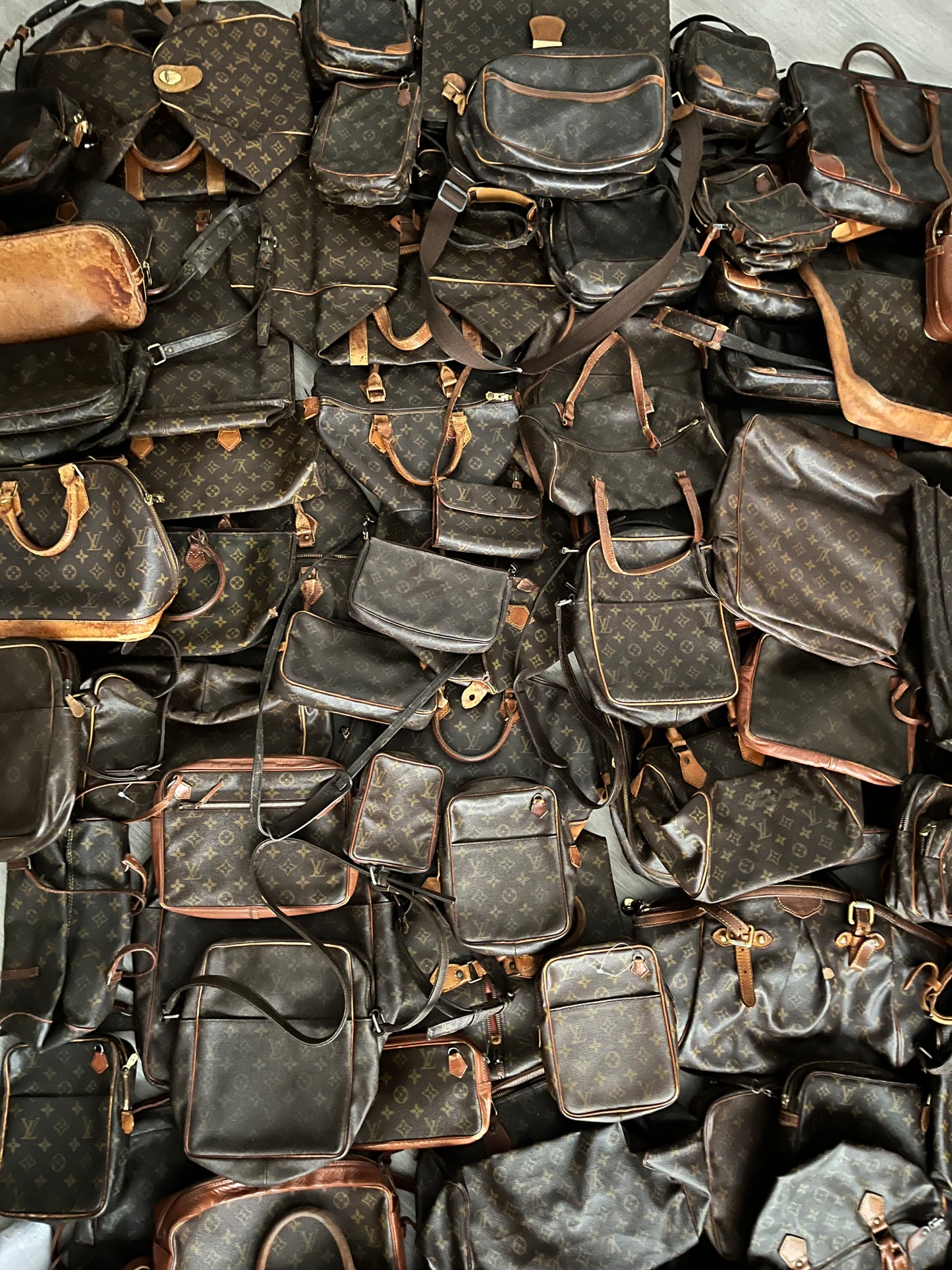 75x Vintage Louis Vuitton Bag Bulk